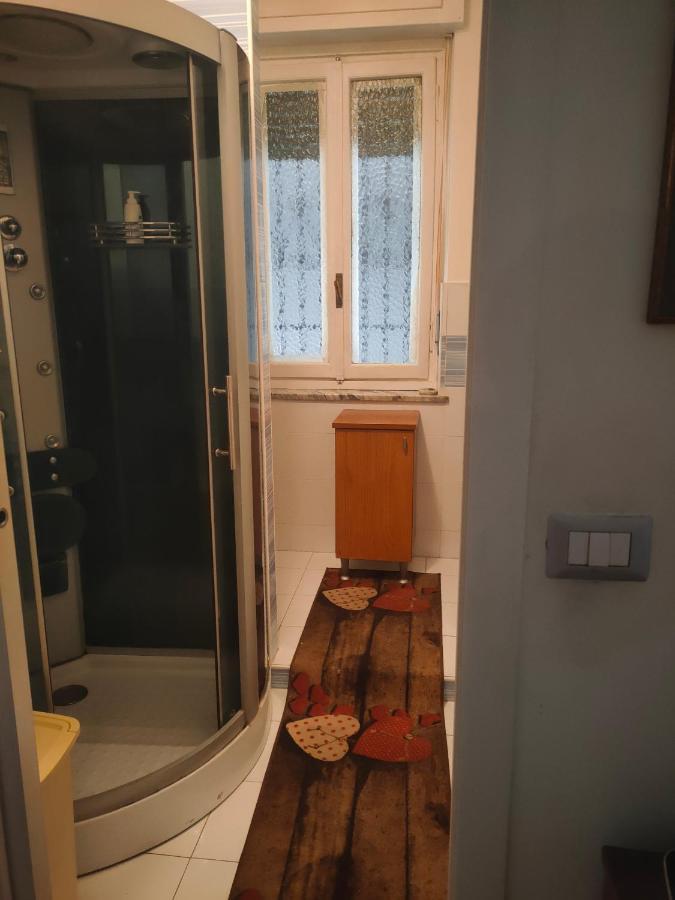 Casa - House Xavier Una Casa Famigliare , Dame Entra Solo Chi A Un Bel Cuore , Non'E Il L'Intero Alloggio Solo Stanze E Bagno Lejlighed Torino Eksteriør billede
