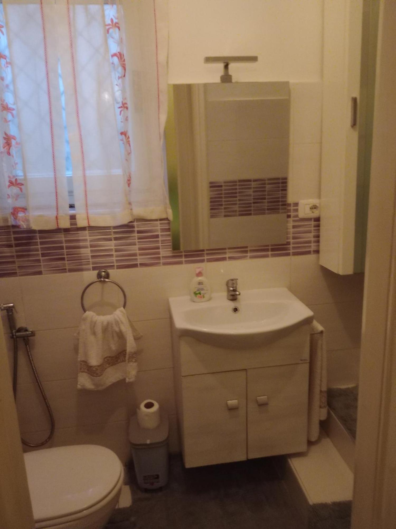 Casa - House Xavier Una Casa Famigliare , Dame Entra Solo Chi A Un Bel Cuore , Non'E Il L'Intero Alloggio Solo Stanze E Bagno Lejlighed Torino Eksteriør billede